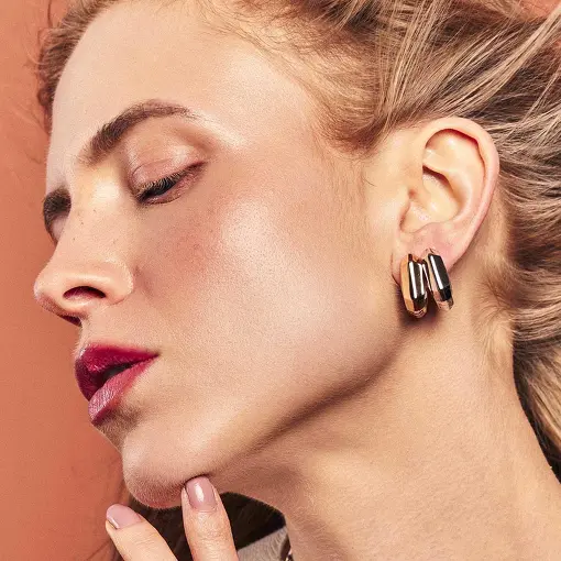 ARGOLA LISA CURVA QUADRADA