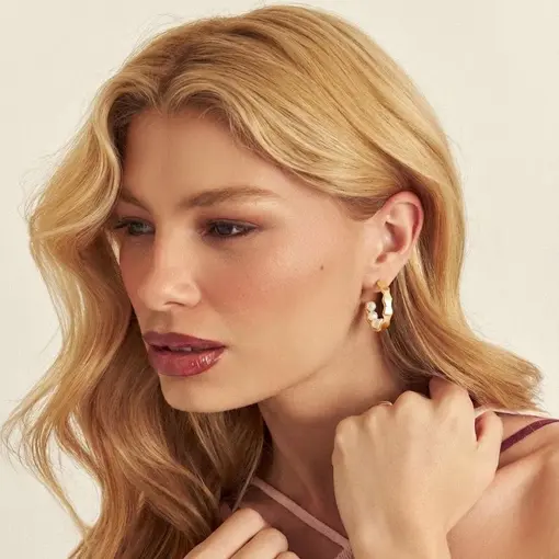 MEIA ARGOLA REDONDA E CURVA COM PÉROLAS