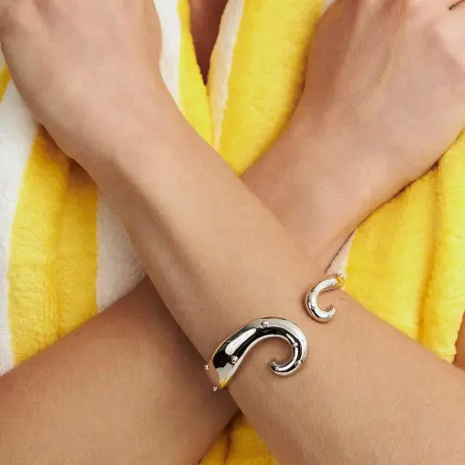 BRACELETE CURVO COM MINI ESFERAS