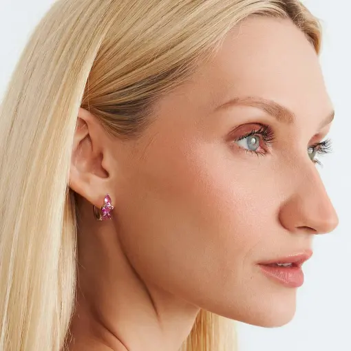 ARGOLA REDONDA COM CRISTAIS DE GOTA PRATA RODINADA