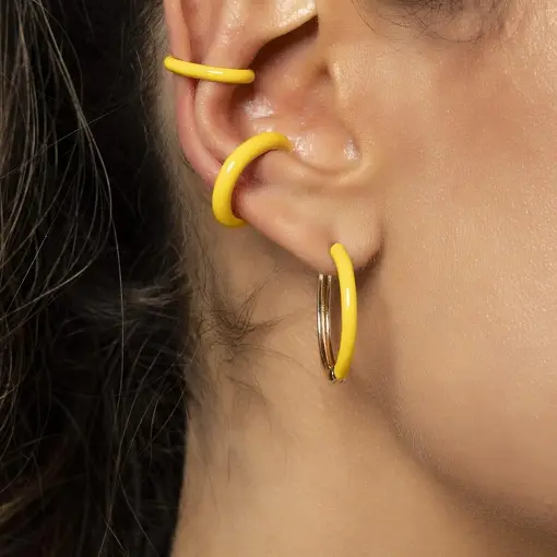 PIERCING DE ORELHA ESMALTADO AMARELO BANHADO A OURO