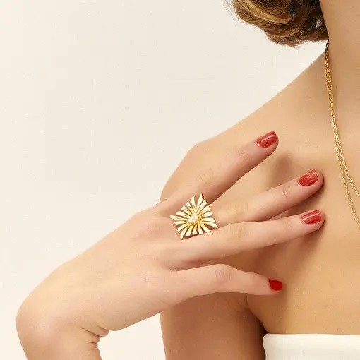 ANEL DE FOLHA LISA E CRISTAIS BANHADO A OURO