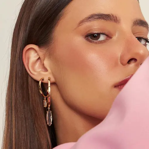 MEIA ARGOLA COM CRISTAL NAVETE EM PÊNDULO