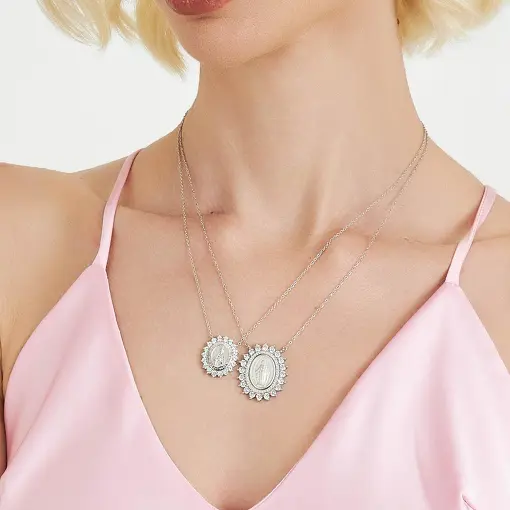 COLAR COM IMAGEM DE NOSSA SENHORA APARECIDA COM CRISTAIS