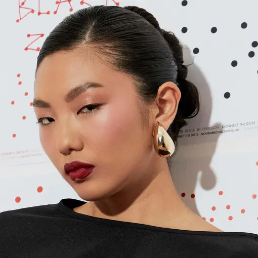 BRINCO DE GOTA CURVO LISO