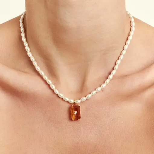 COLAR COM PÉROLAS SHELL E PINGENTE DE CRISTAL