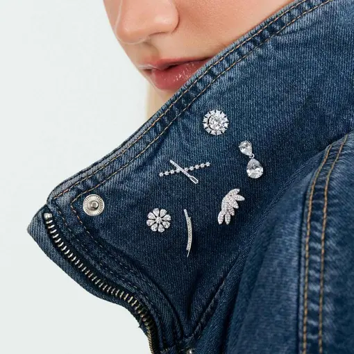 BRINCO EAR CUFF CRAVEJADO DE ZIRCÔNIAS PRATA RODINADA