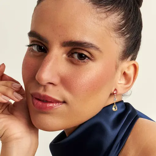 BRINCO PÊNDULO DE GOTA COM CRISTAIS E ZIRCÔNIAS