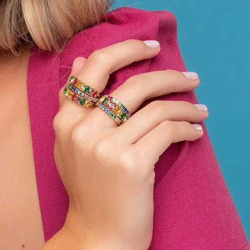ANEL COM ZIRCÔNIAS COLORIDAS BANHADO A OURO
