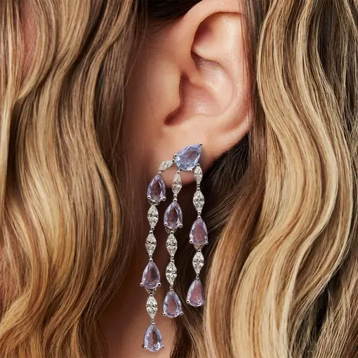 BRINCO PÊNDULO COM CRISTAIS DE GOTA E NAVETE