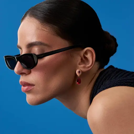 BRINCO PÊNDULO 2 EM 1 ESMALTADO COM CRISTAIS DE GOTA