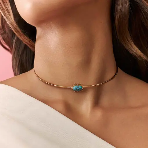 GARGANTILHA ARO COM PEDRA RECONSTITUÍDA OVAL E ESFERAS LISAS