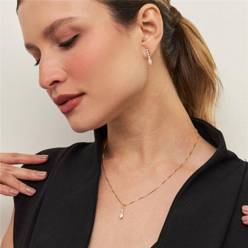 CONJUNTO DE BRINCO E COLAR COM PINGENTE DE CRISTAL EM GOTA