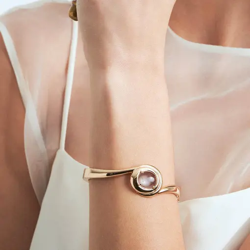 BRACELETE CURVO COM CRISTAL OVAL