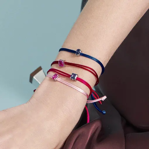 PULSEIRA REGULÁVEL DE FIO ENCERADO COM CRISTAL PRATA RODINADA