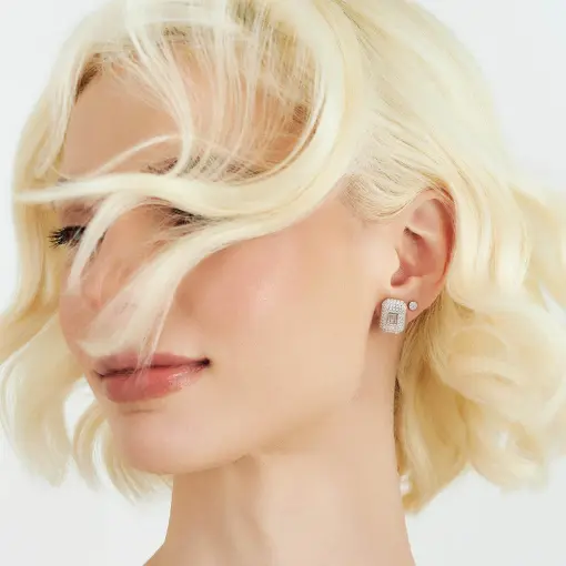 BRINCO RETANGULAR COM CRISTAIS E ZIRCÔNIAS PRATA RODINADA