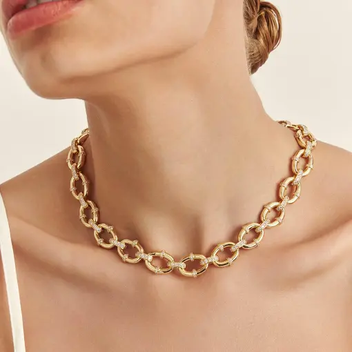 COLAR COM ELOS OVAIS INTERCALADOS COM ZIRCÔNIAS