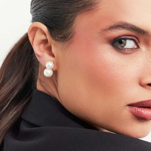 BRINCO COM DUAS PÉROLAS SHELL