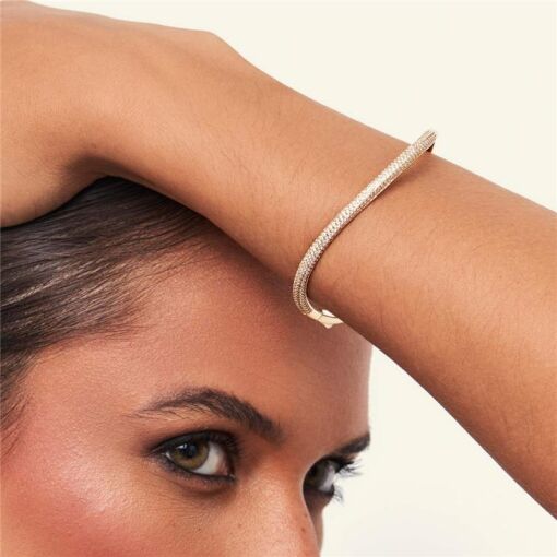 BRACELETE CURVO CRAVEJADO COM ZIRCÔNIAS
