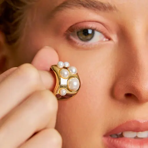 ANEL CURVO COM PÉROLA SHELL BANHADO A OURO