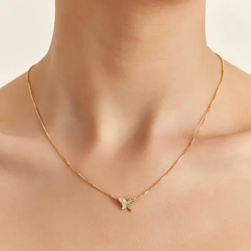 COLAR COM PINGENTE DE BORBOLETA CRAVEJADO BANHADO A OURO