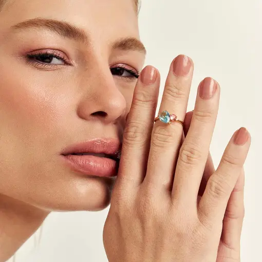 ANEL DE GOTA COM CRISTAIS E ZIRCÔNIA