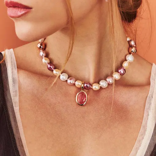 PINGENTE COM CRISTAL OVAL E FECHO