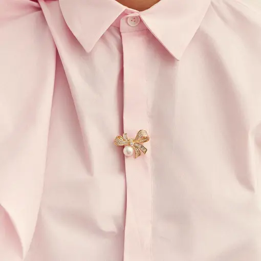 BROCHE DE LAÇO COM PÉROLA CRISTAIS E ZIRCÔNIAS