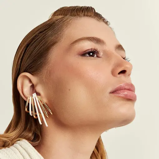 BRINCO EAR HOOK VAZADO SETE VOLTAS