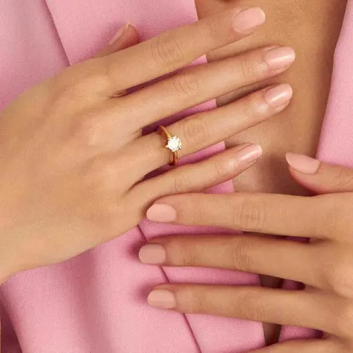 ANEL SOLITÁRIO COM CRISTAL REDONDO ARREDONDADO