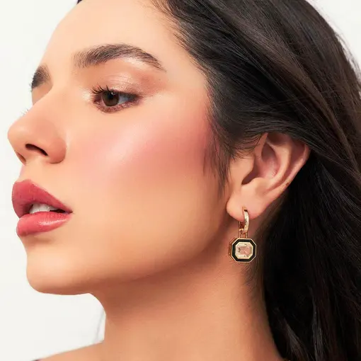 ARGOLA GEOMÉTRICA 2 EM 1 COM CRISTAL E ESMALTADA