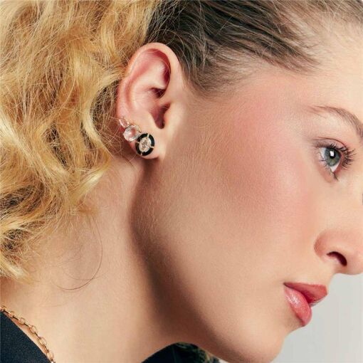 BRINCO EAR CUFF COM CRISTAL OVAL E ESMALTADO BANHADO A OURO