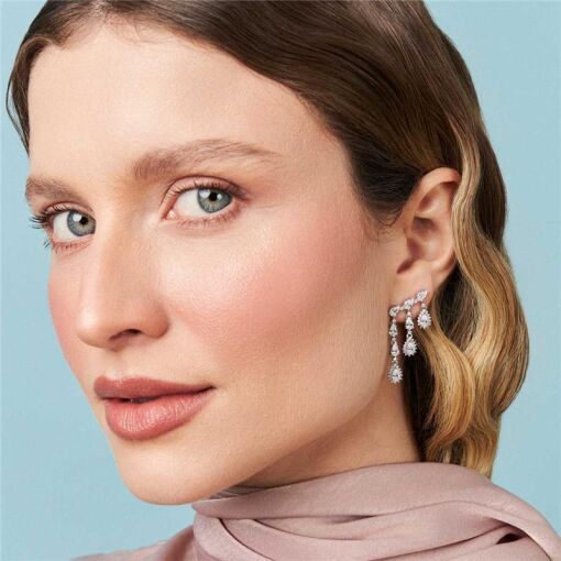 BRINCO EAR CUFF EM PÊNDULO COM CRISTAIS PRATA RODINADA