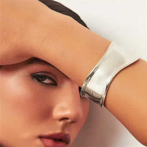 BRACELETE CURVO LISO