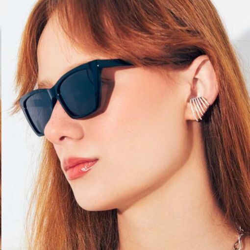 PIERCING DE ORELHA EAR HOOK SEIS FILEIRAS BANHADO A RÓDIO