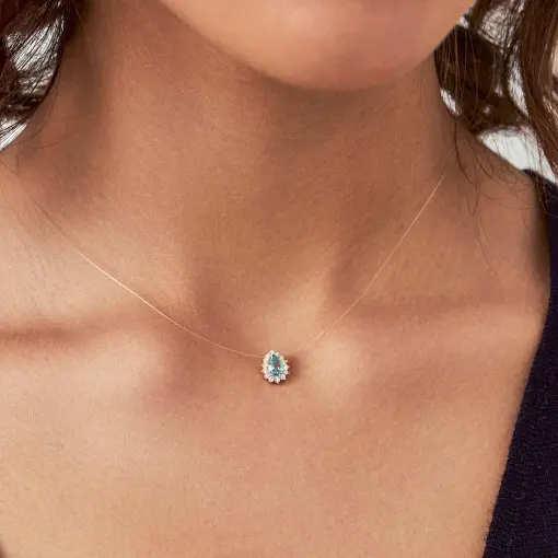 CHOKER COM PINGENTE DE GOTA EM FIO DE NYLON