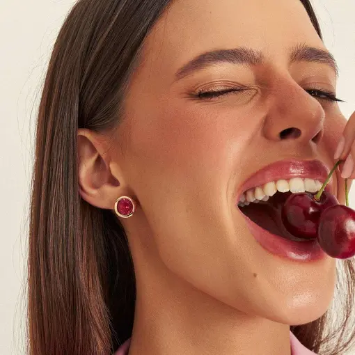 BRINCO REDONDO EM CRISTAL