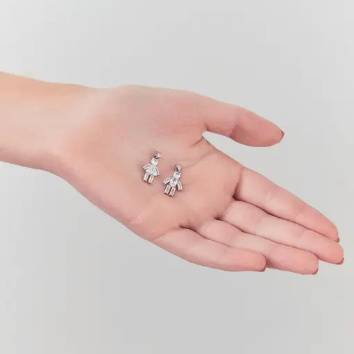 PINGENTE DE MENINA COM CRISTAIS EM PRATA RODINADA