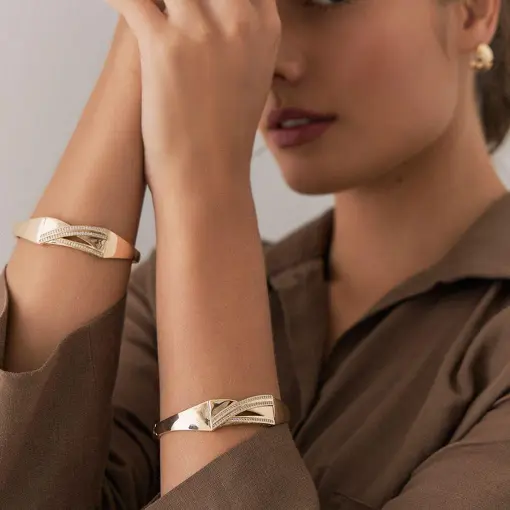 BRACELETE DE FILEIRAS COM ZIRCÔNIAS