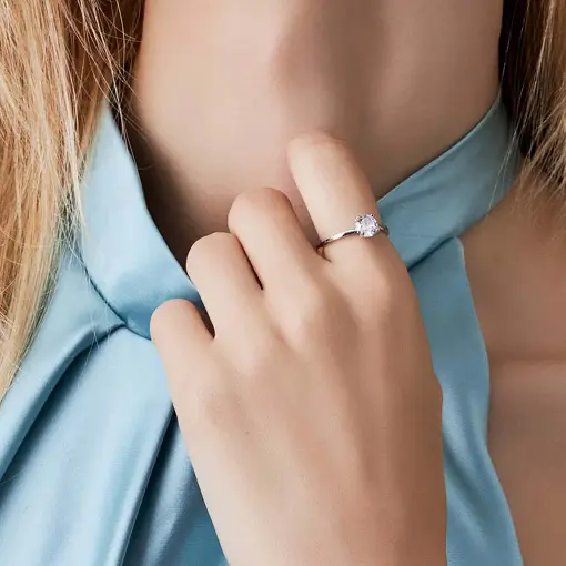 ANEL SOLITÁRIO COM CRISTAL PRATA RODINADA