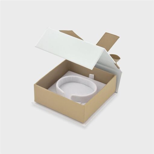 EMBALAGEM DE PAPEL DOURADO E BRANCO PARA BRACELETE