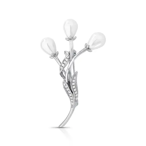 BROCHE DE FLOR COM ZIRCÔNIAS E PÉROLA SHELL BANHADO A RÓDIO
