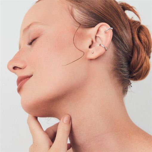 PIERCING DE ORELHA LISO PRATA RODINADA