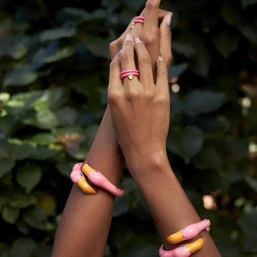 ANEL ESMALTADO HOT PINK COM ZIRCÔNIA AMARELA BANHADO A OURO