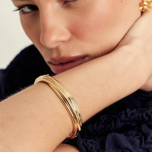 BRACELETE CURVO TEXTURIZADO