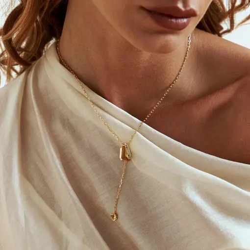 COLAR GRAVATA COM PINGENTE DE CRISTAIS