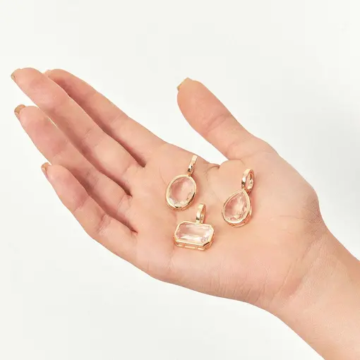 PINGENTE COM CRISTAL OVAL E FECHO