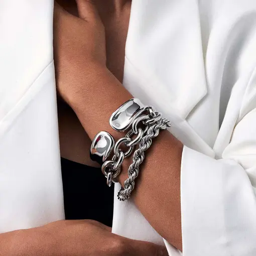 BRACELETE OVAL COM ABERTURA E LISO