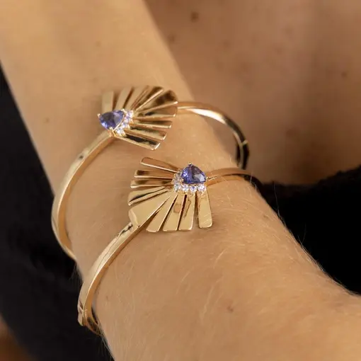 BRACELETE FOLHA COM ZIRCÔNIA TRIANGULAR TANZANITA BANHADO A OURO