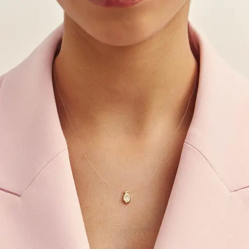 COLAR COM PINGENTE DE GOTA EM CRISTAL COM FIO DE NYLON